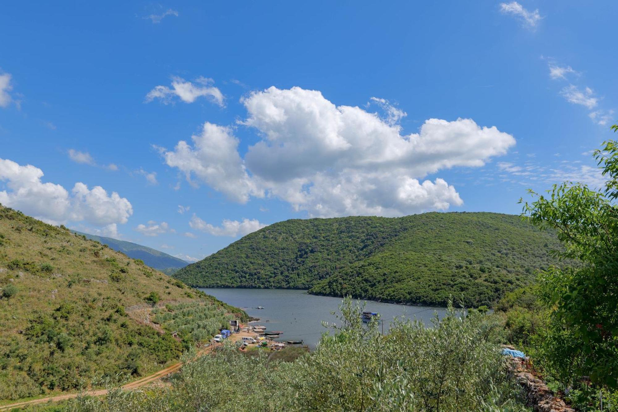 Lago Calmo Villa 卡萨米尔 外观 照片